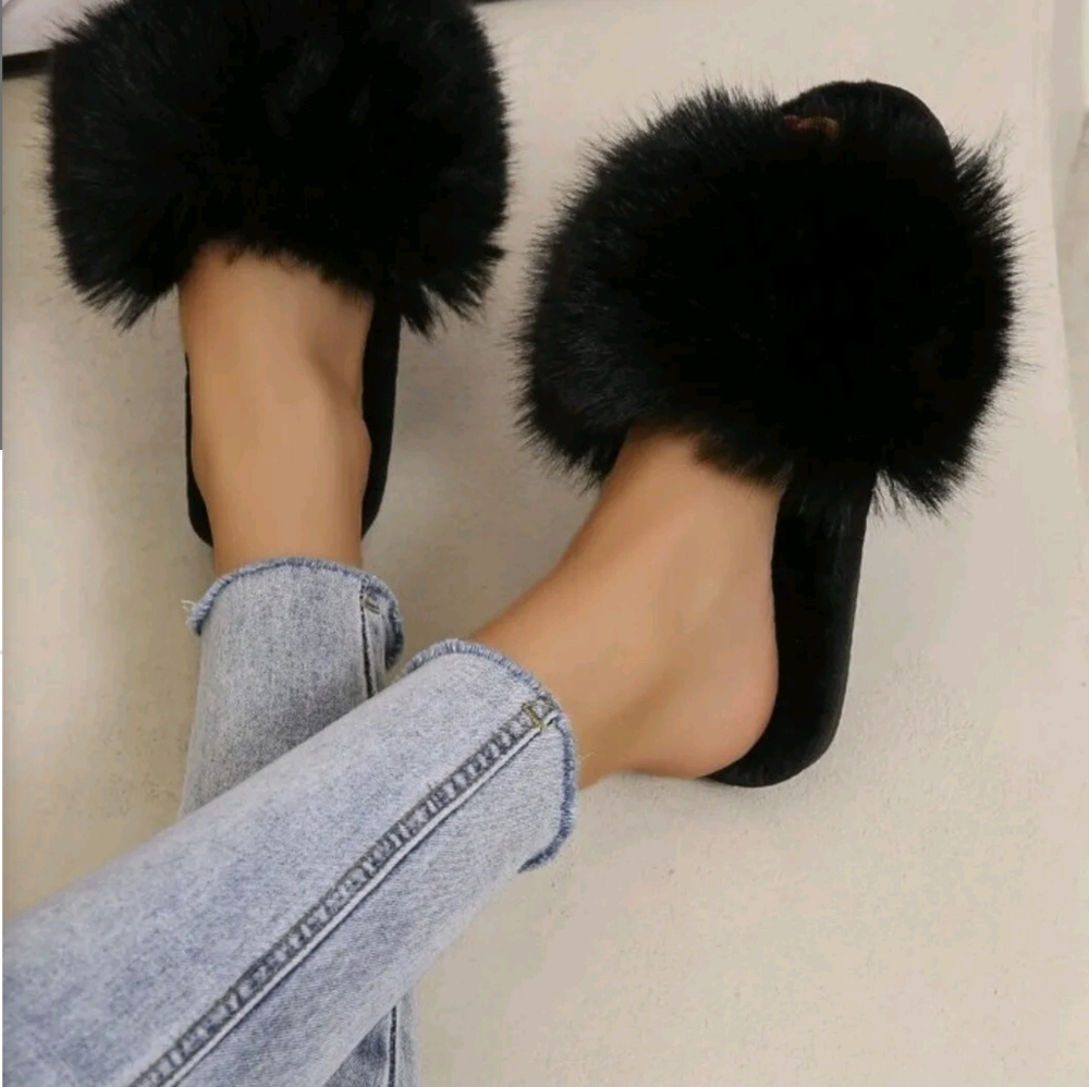 New BLACK Fur SLIDES SLIPPER SANDALS SIZES 10 AND 11.5 - Picture 3 of 4